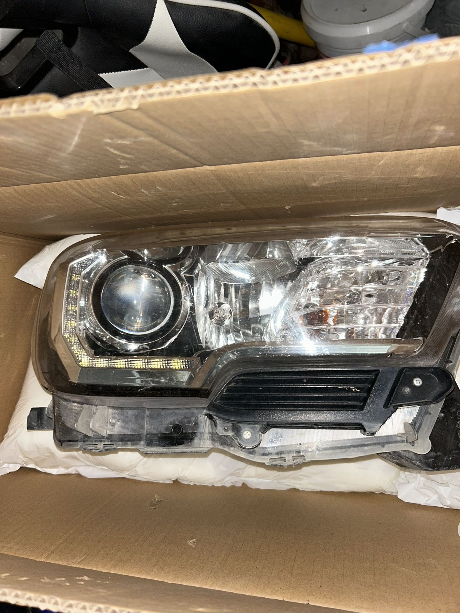 Toyota Tacoma 2020 Headlight