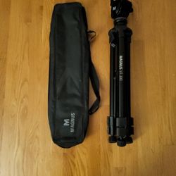 Magnus VT-300 With Carrying Case