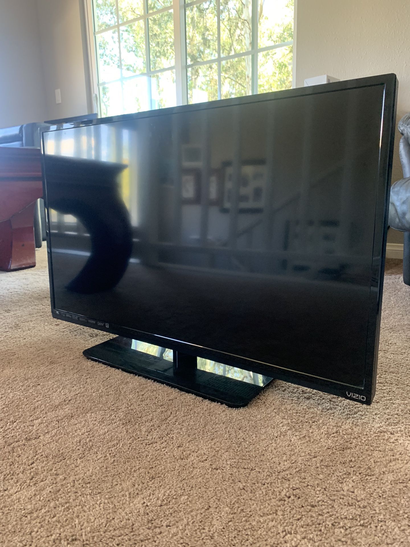 Vizio 36” Tv Model: E390i-A1