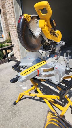 Dewalt 15amp Miter 12inch w/ rolling stand