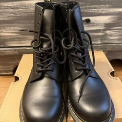 Women Dr Marten Black Smooth Leather Boots Size 10  Paid $180