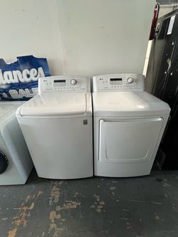 Washer and dryer LG 27”