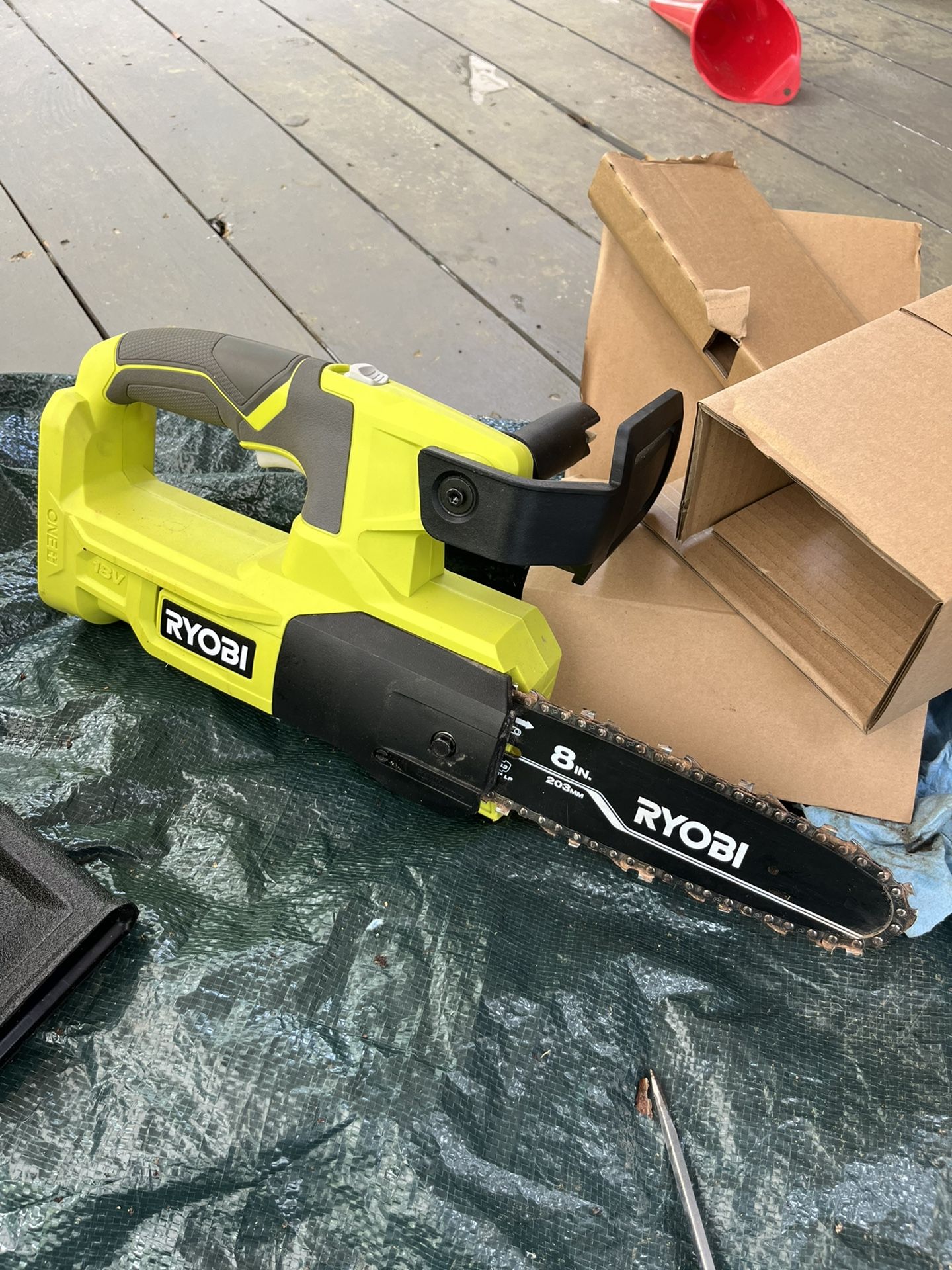 Ryobi One+ 18V 8 in. Pruning Chainsaw Cordless (Tool Only)