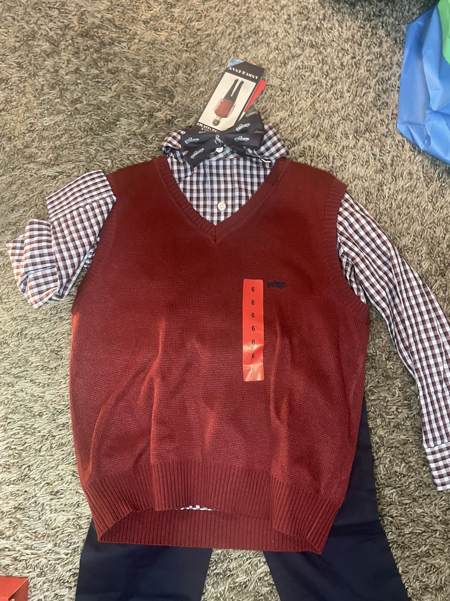 Boys Size 6 , 4-Piece Sweater Vest Set (Brand New Tags On) $20