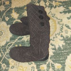 Size 8 1/2 Knitted UGGS