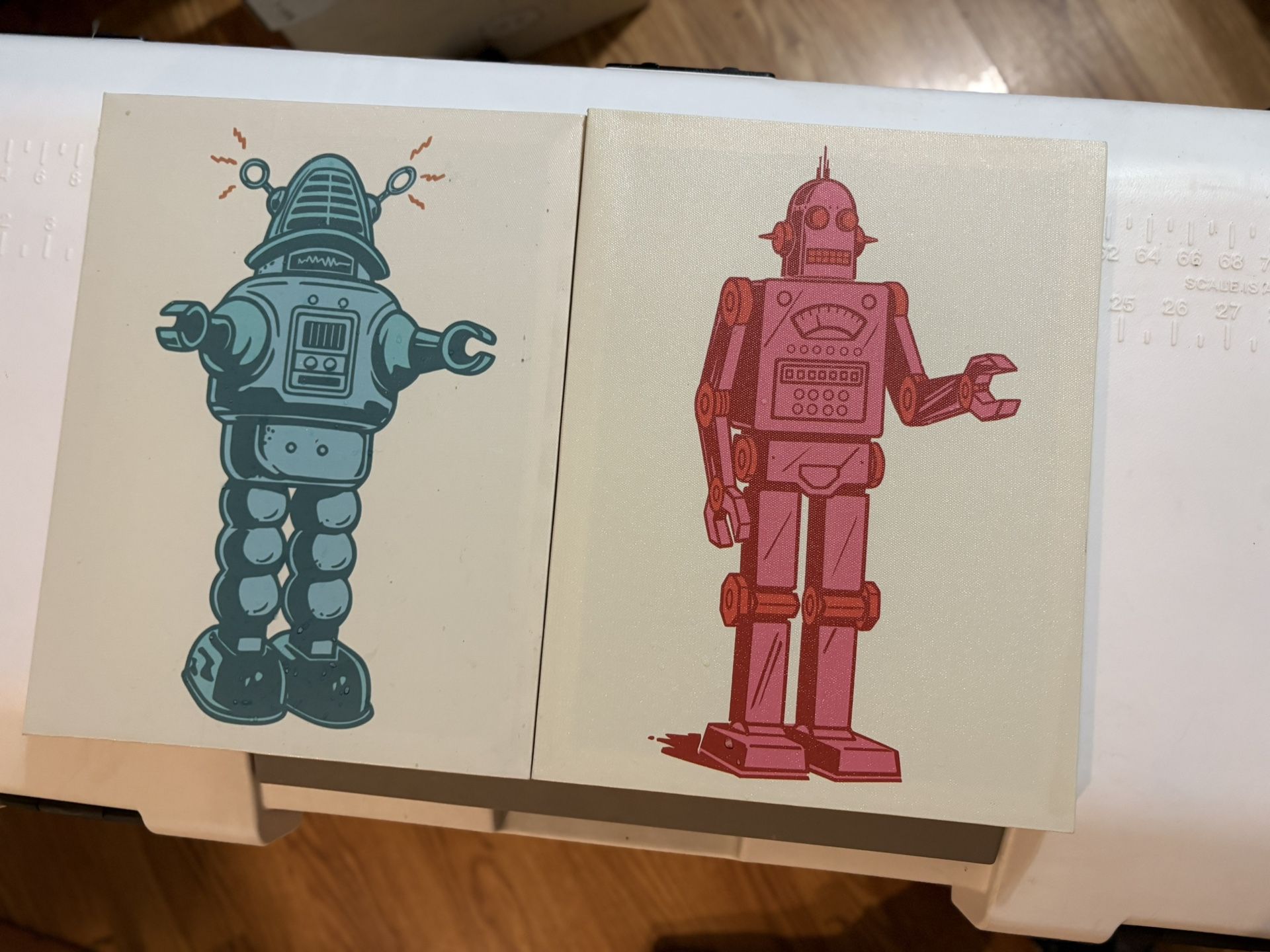 2 Art Retro Robot Round Both For 20$