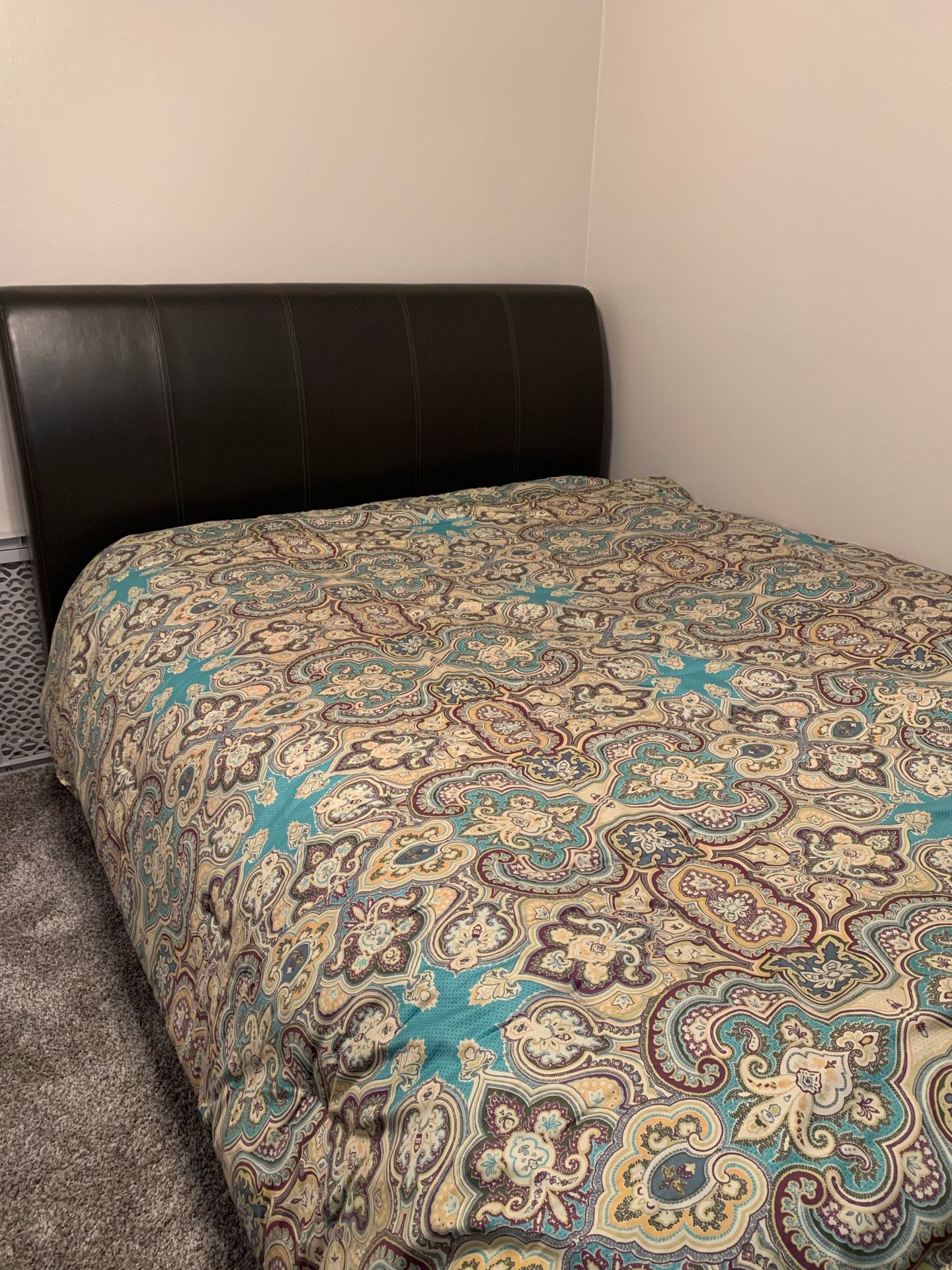 Queen size Serta bed, mattress, and box spring.