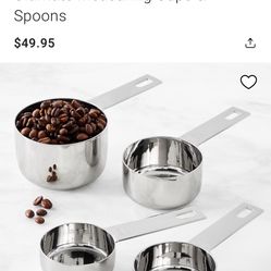 William Sonoma measuring cup 4 set