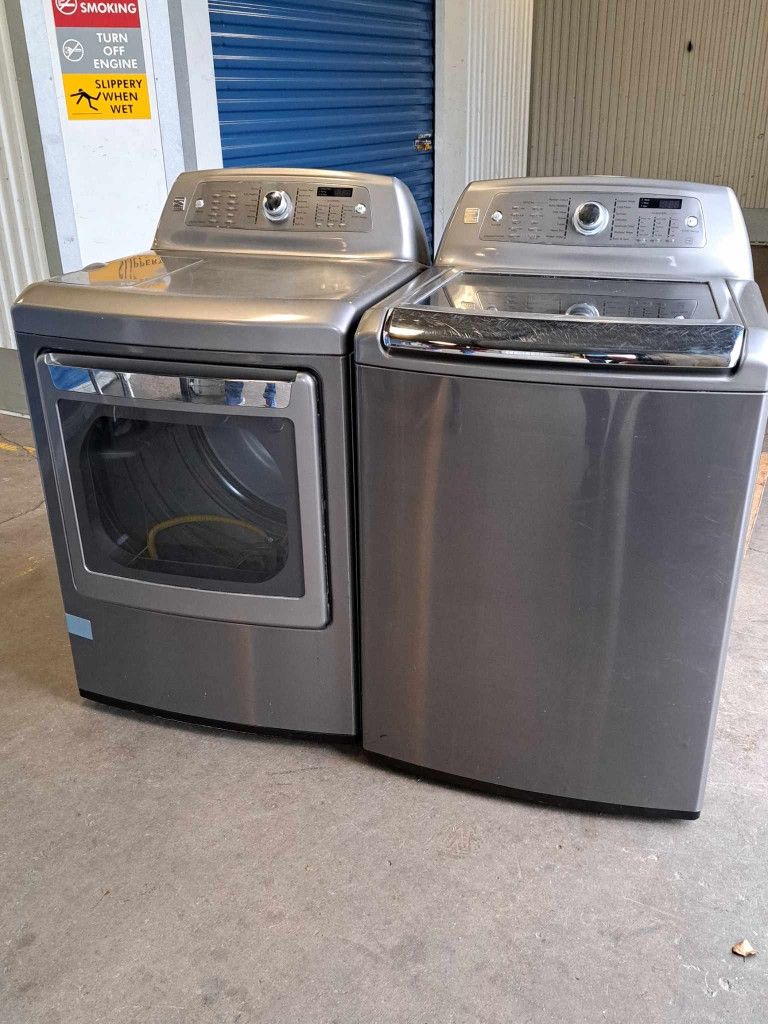 Kenmore washer and gas dryer set 