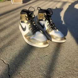 Air Jordan 1 Mid SE 