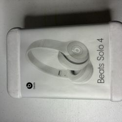 Beats Solo 4
