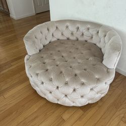 Circular Swivel Chair 