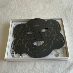 Hottoerak 7 Colors LED Face Mask – Like New