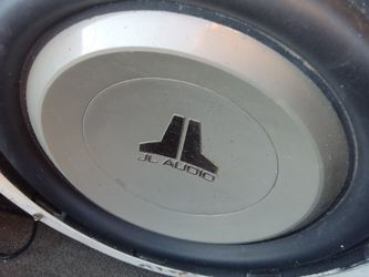 10" JL Audio Sub 600 watts 50$ o b o