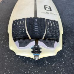 Tomo+LFT Slater Designs 5’6” shortboard surfboard