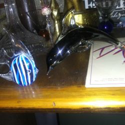 2 Hand Blown Vintage Glass Peices A Fish And A Dolphin. Buy Fish For 15 And The Dilohine For 25 .or Both Fir 35 