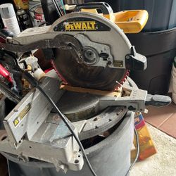 Dewalt Saw