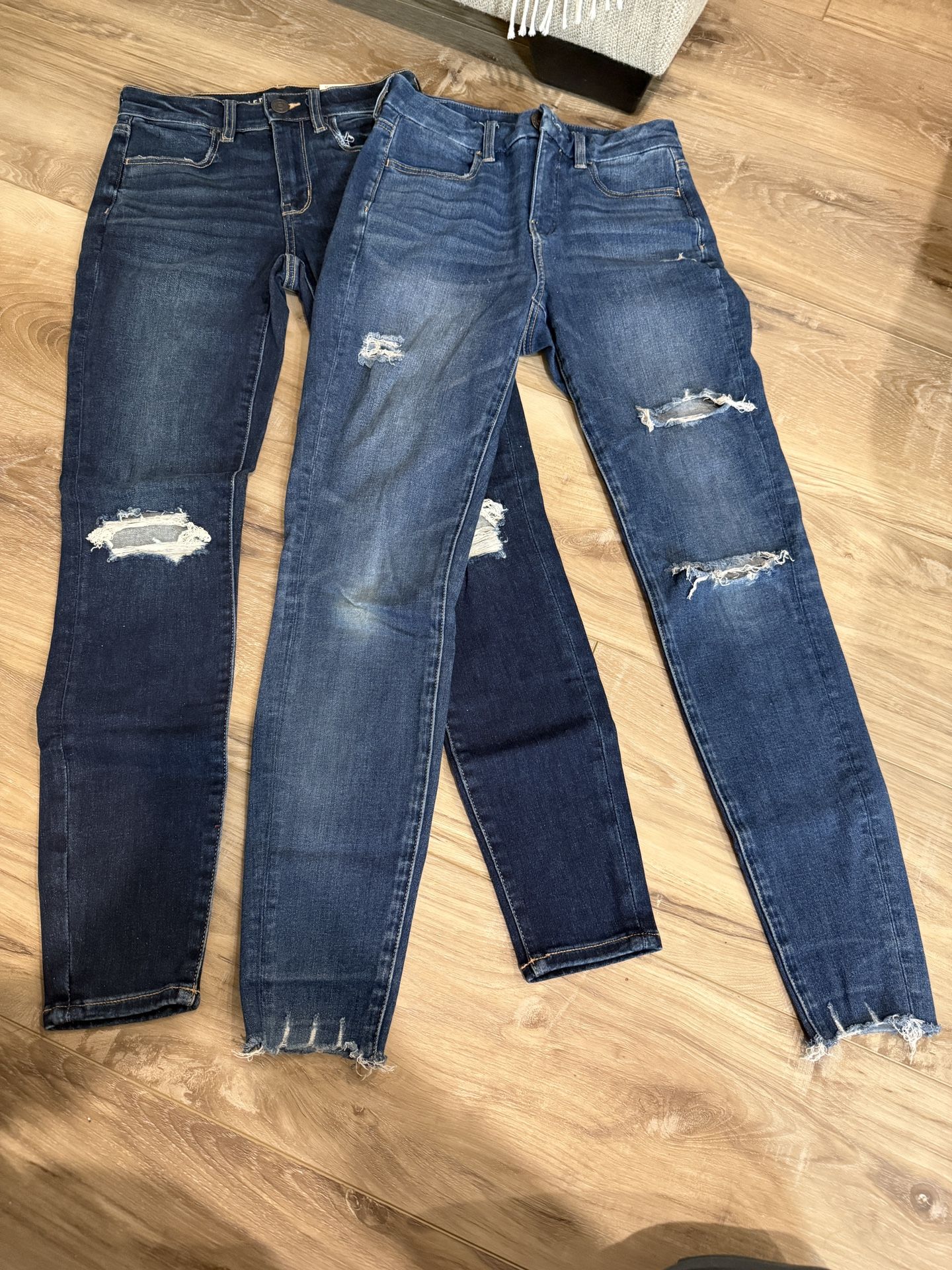 2 Pairs Of Women's American Eagle jeans