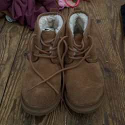 Like New Ugg Boots Size 6 