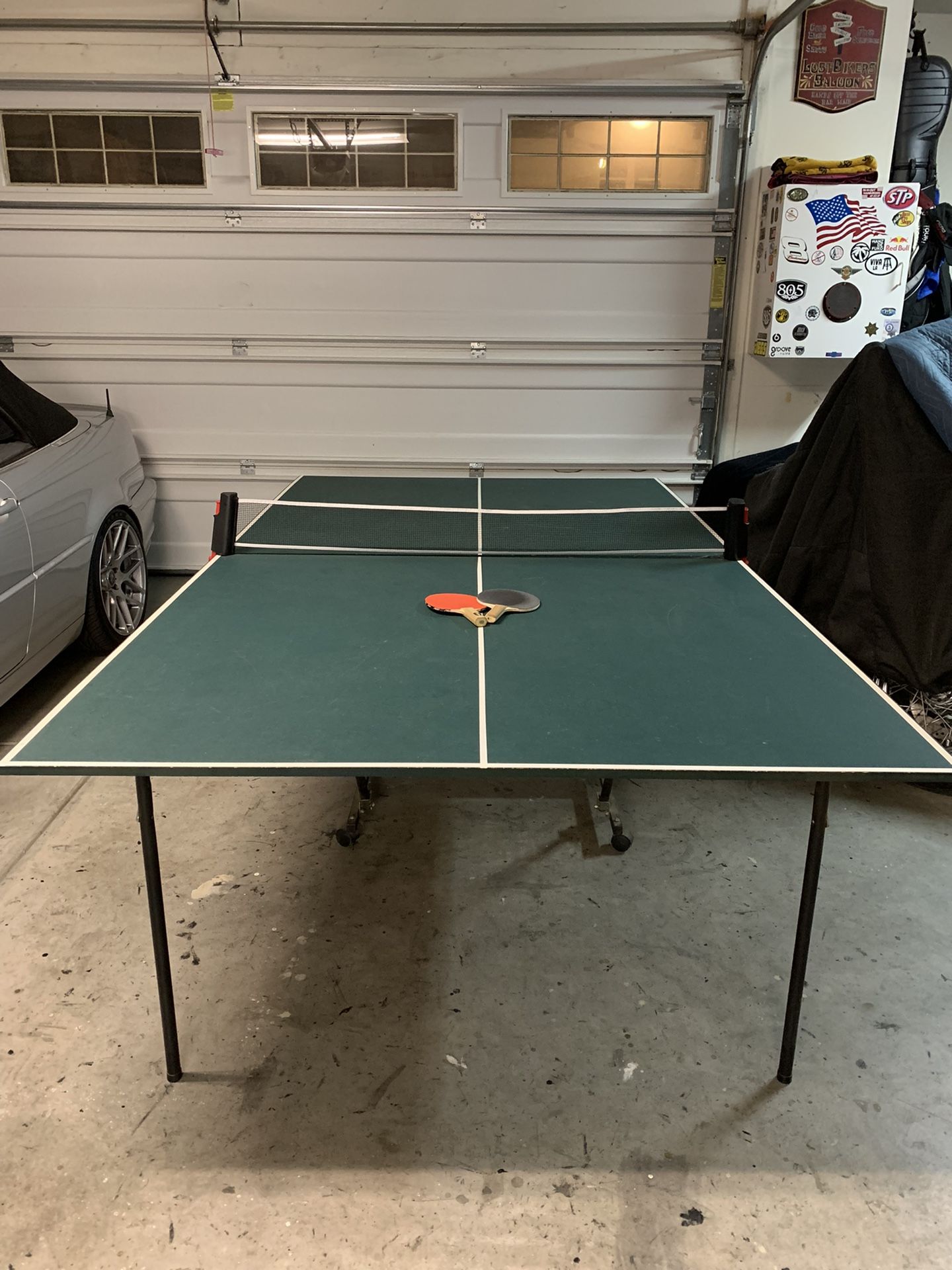 Ping Pong Table W/ Net & Paddles 