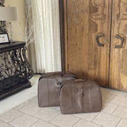 Ready To Travel In Style? Leather Suitcases 