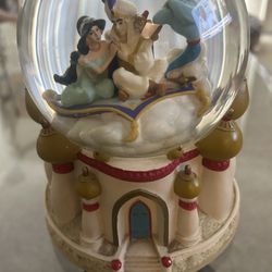 Disney Aladdin Musical Snow Globe
