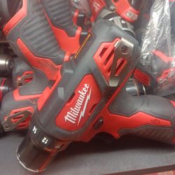MILWAUKEE M12 CORDLESS DRILL DRIVER 