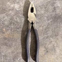 Klein Tool Lineman’s Pliers 
