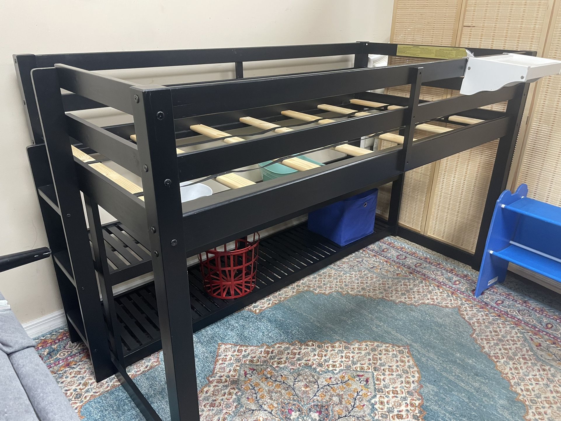 Black Twin Loft Storage Bed & Clean  mattress 🚚 Extra