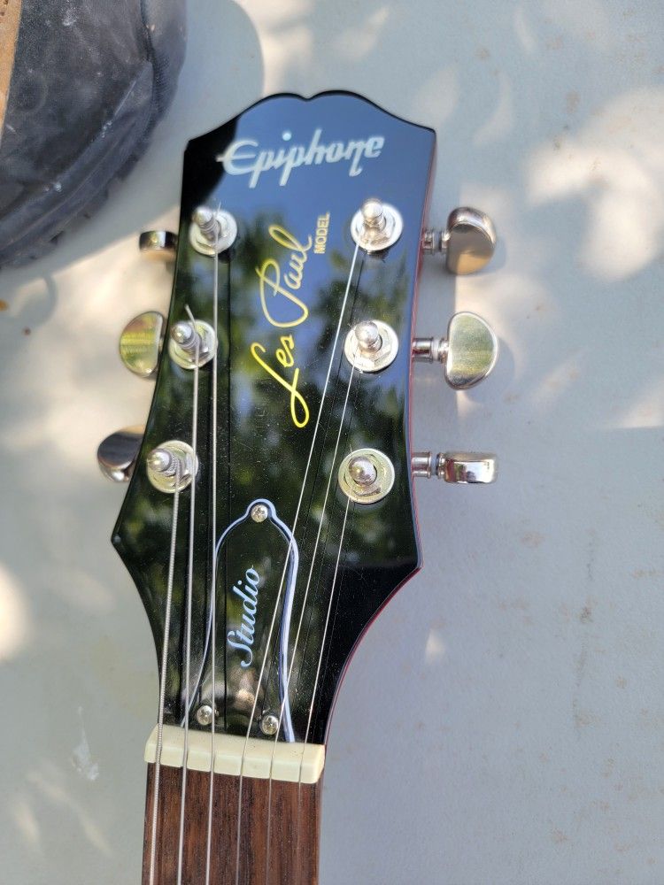 Les Paul Electric Guitar