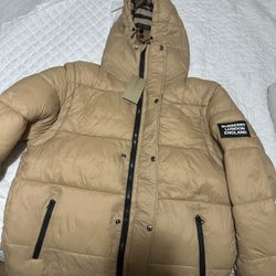 Burberry Puffer 