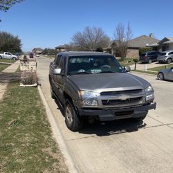 2004 Chevrolet Avalanche Part Out