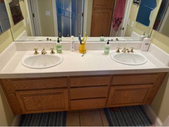 Bathroom Vanity with sinks