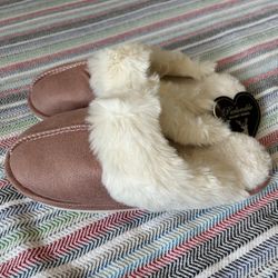 Fuzzy House Slippers for Women.Size 7