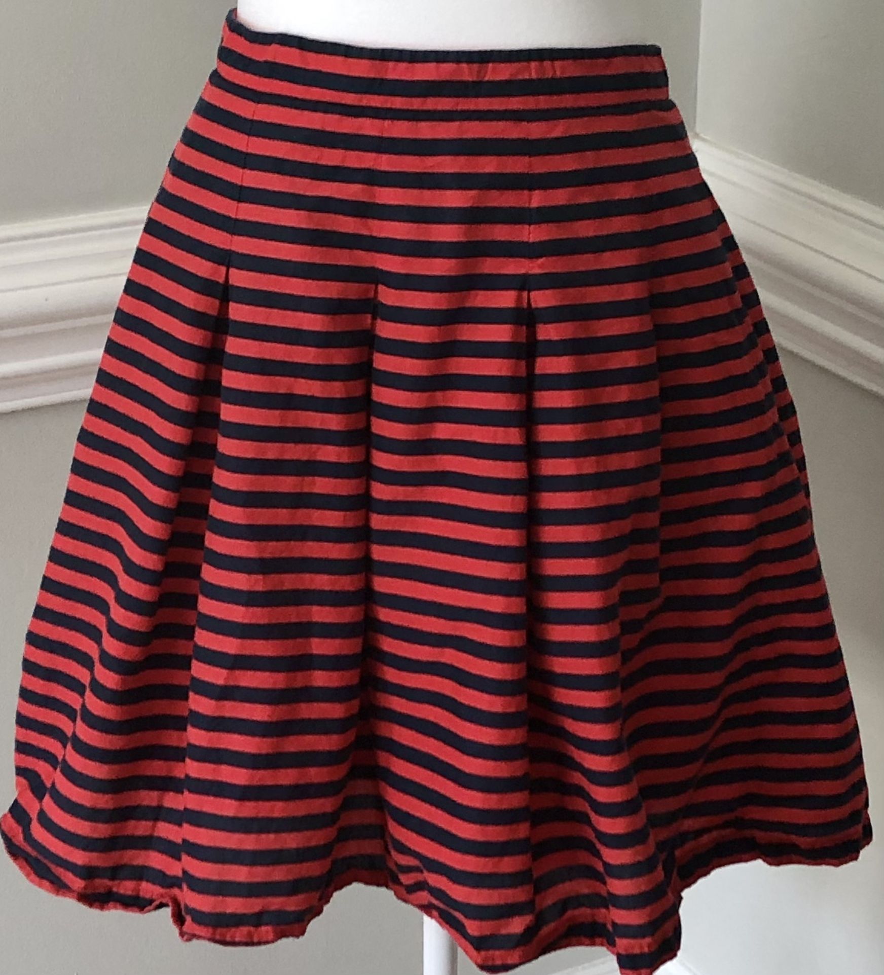 Fully Lined Cotton Pleated Skirt In Navy And Red Solid Stripes With Hidden Pockets By Jcrew (size 2)