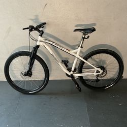 BICYCLE SPECIALIZED 21 SPEED SIZE 26 BRAND NEW 