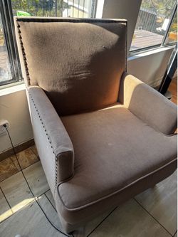2 matching side chairs
