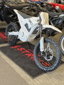 Throne Strike Shadow 60v