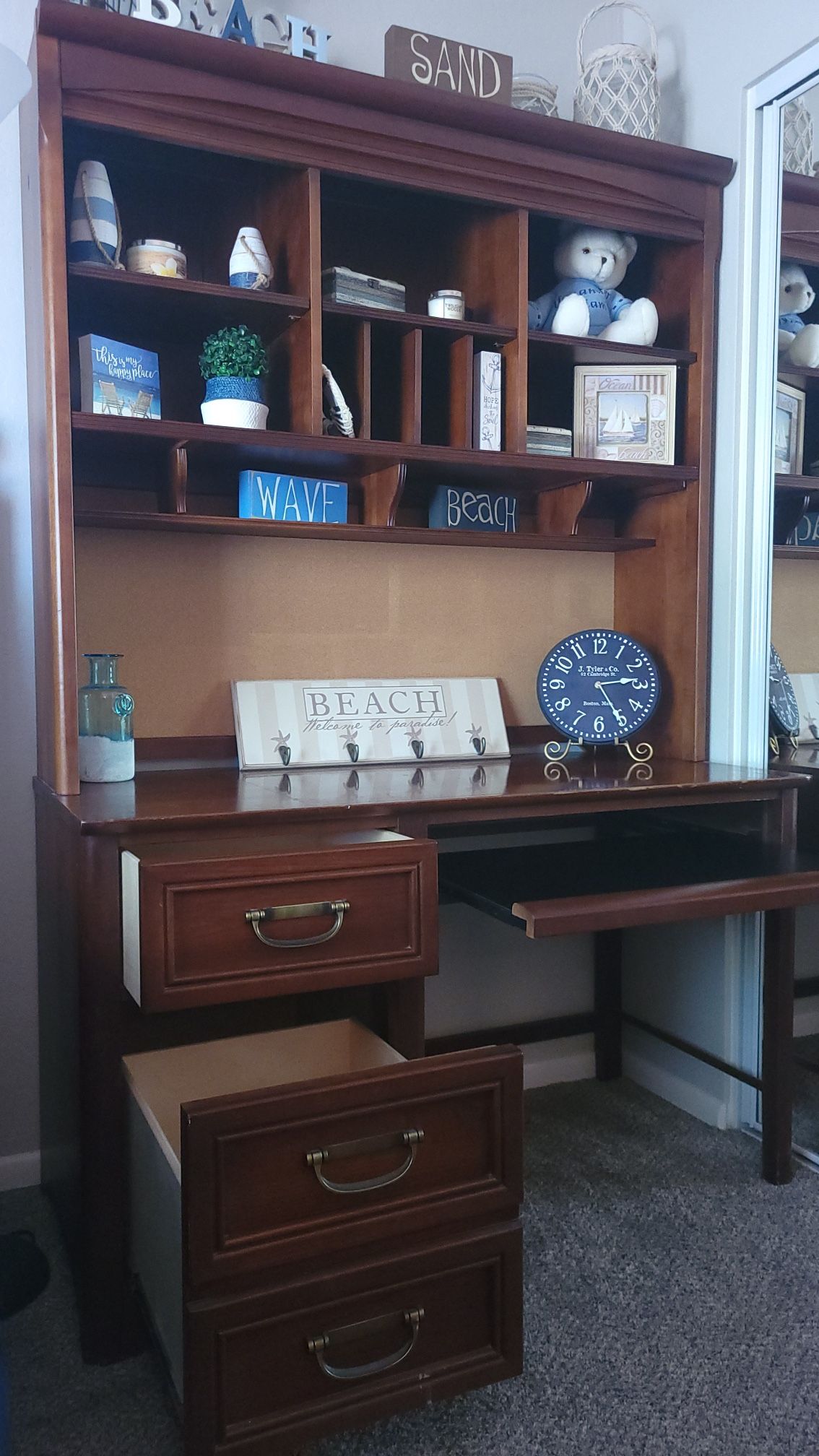 Stanley Young America Harbor Town Desk & Hutch