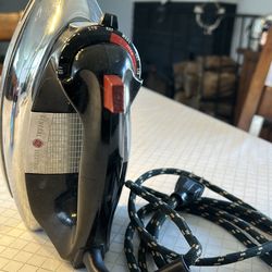 Vintage General Electric steam iron