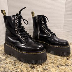 Dr. Martens Jadon Max Womens US 7 Platform Black Leather Boots Lace Zip