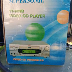 Dvd/Cd Player With Remote $40 New