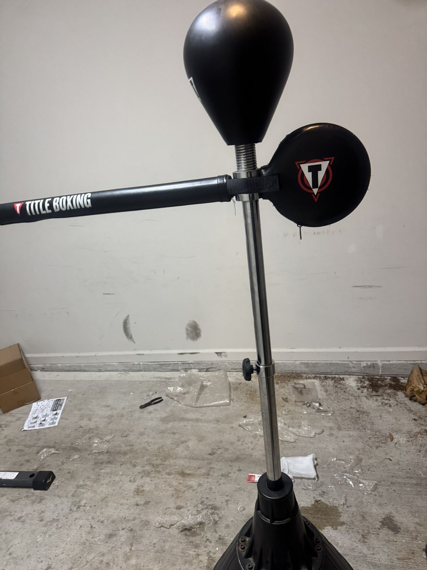 Everlast Heavy Bag And Title Boxing Reflex Bar