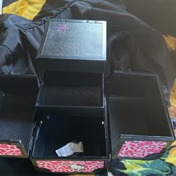 Hello Kitty Traveling Make Up Case