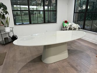 Light Gray Modern Oval Dining Table – Sculptural Base – Excellent Condition