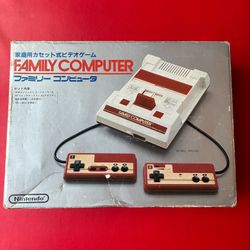 Original Nintendo Famicom Family Computer Console - Complete In Box