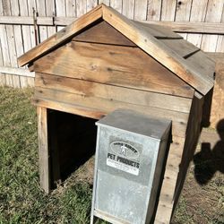 Doghouse With Feeder 