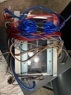 Phoenix Gold Car Amplifier with Wires