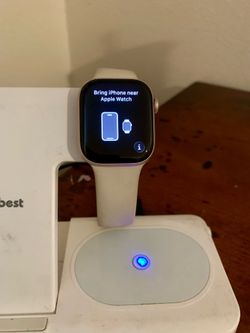 Apple Watch Series 11 (42m￼m) – Gold Aluminum – GPS + Cellular – Great Condition!