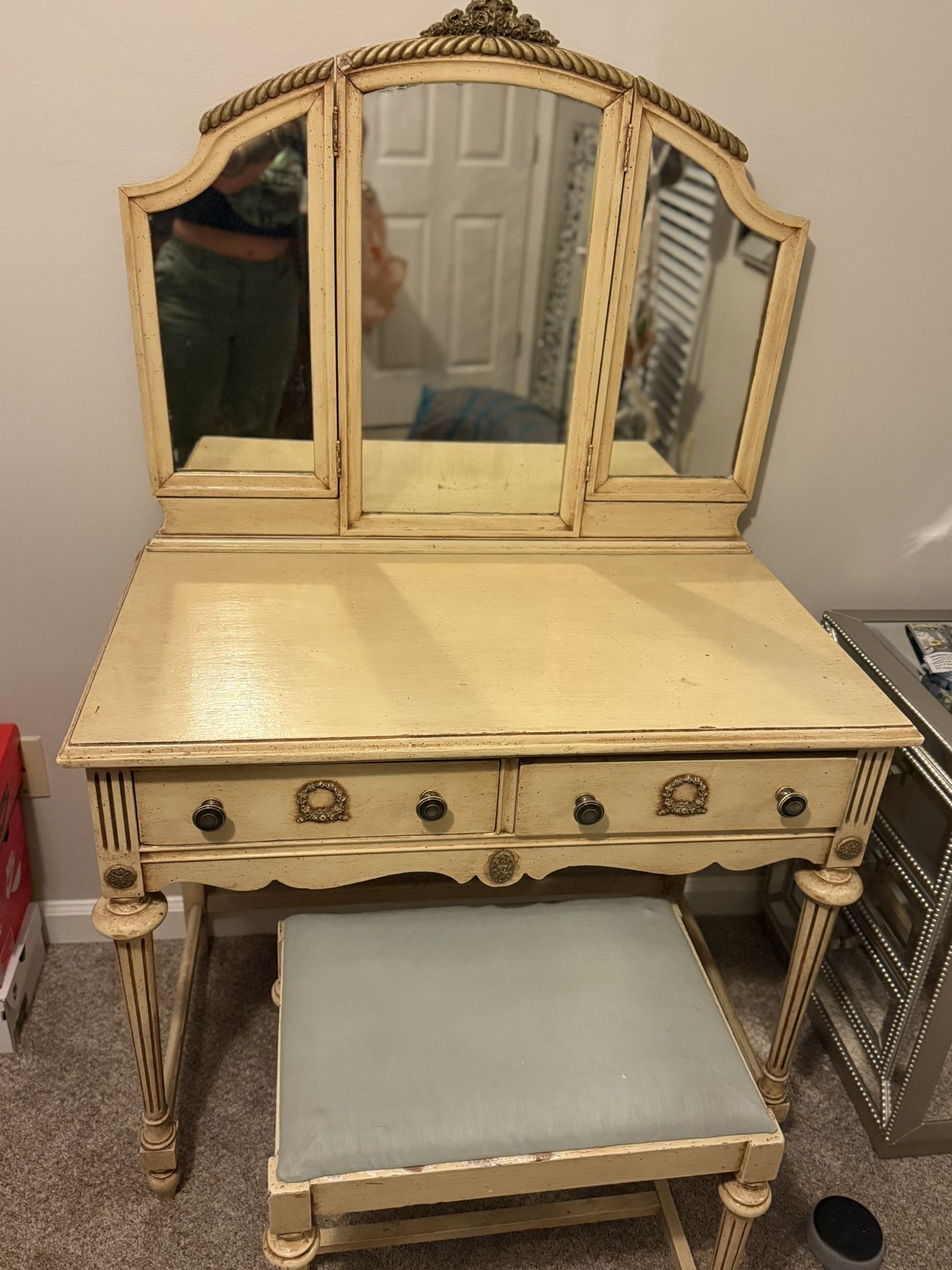 Antique style Vanity